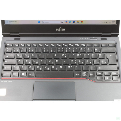 Fujitsu Lifebook U7310 felújított laptop i3-10110U 8GB RAM 256SSD 13.3" FHD WIN11 HUN